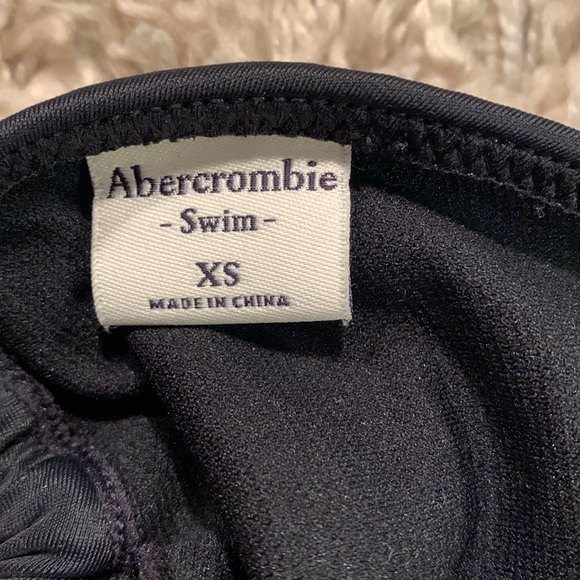 Abercrombie and Fitch Black Bikini Top Size XS - Picture 5 of 8